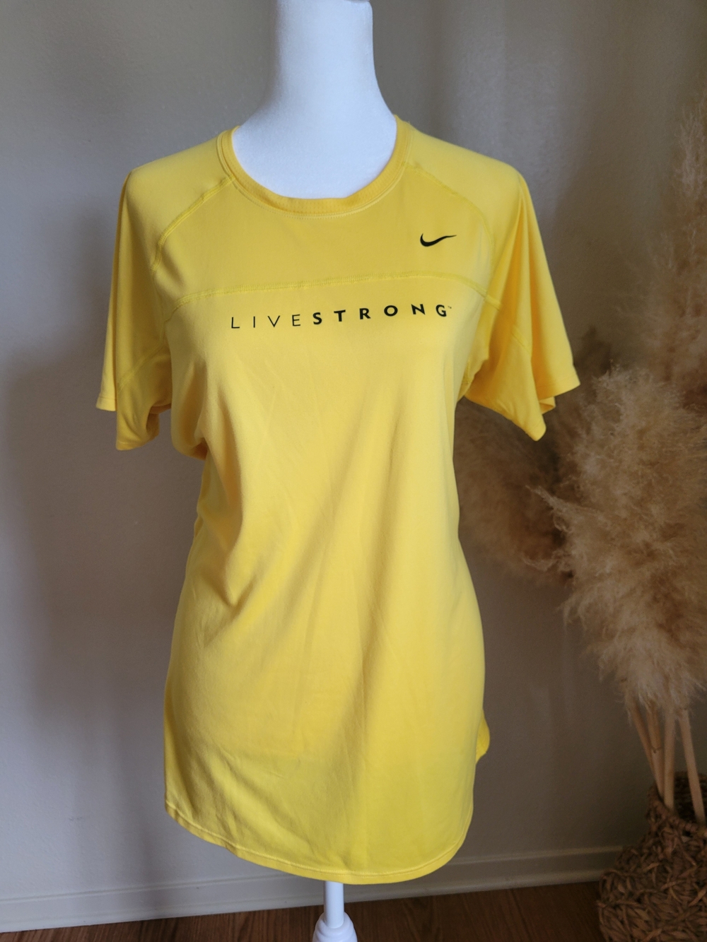 Nike Women XL Dri-Fit Top Live Strong Yellow Athletic Tee Outdoor Hike Bike Ligh